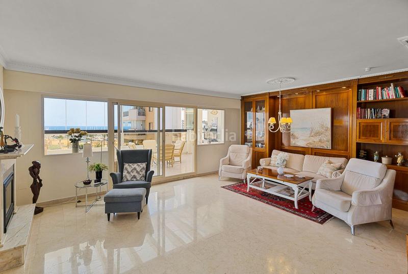 Foto 05633657-f03c-4940-9e0e-4b91bc981eb2. Ático en paseo marítimo rey de españa 80 apartamento en segunda linea en Fuengirola