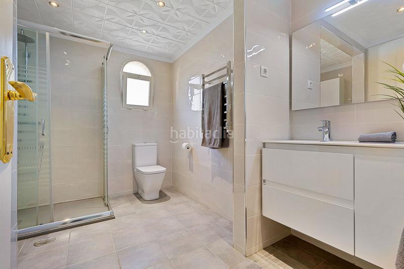 Foto 47f61ae8-fee2-4e27-b9ac-9241949597b9. Ático en paseo marítimo rey de españa 80 apartamento en segunda linea en Fuengirola