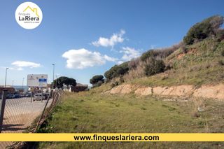 Terreny residencial a Victoria-Les Vil·les-Canyadell. Frente al mercadona!!