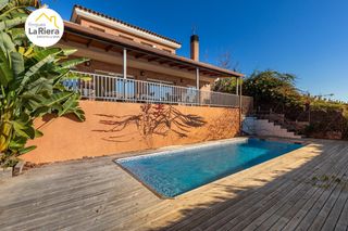 Xalet a Victoria-Les Vil·les-Canyadell. Fabulosa casa a 4 vientos con vistas a mar y montaña !!