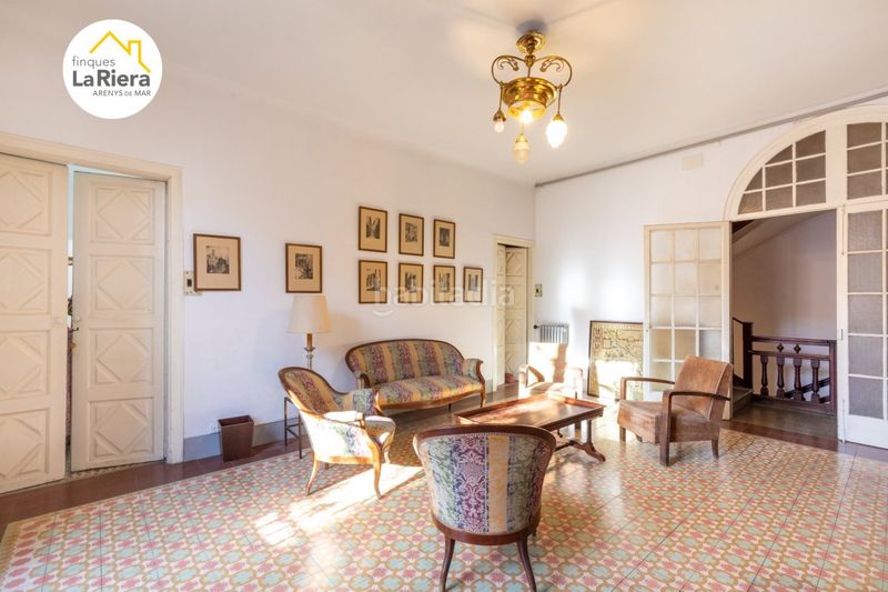 Foto 0c197ffd-6173-4971-a4fc-cccd69888c6f. Edifici a Centre Arenys de Mar