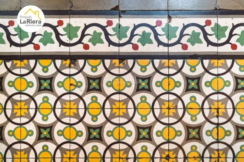 Foto 1c73f710-ec9d-4bea-99f6-763c67734523. Edifici a Centre Arenys de Mar