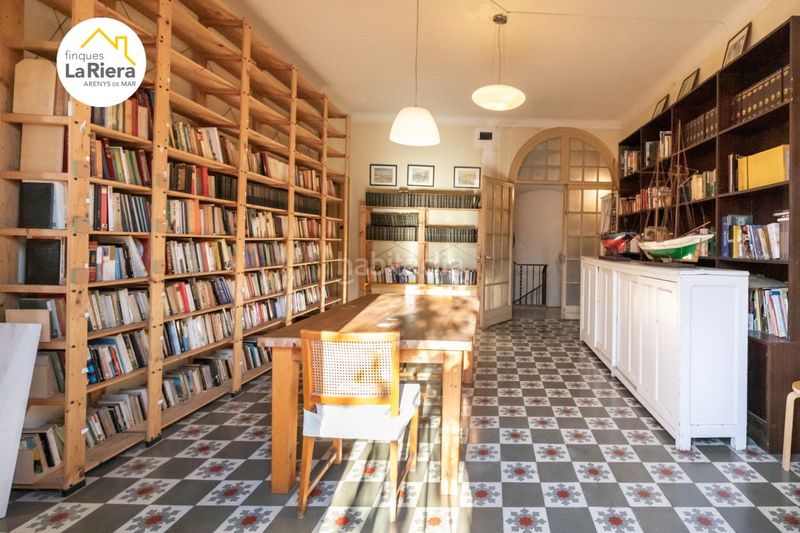 Foto 2e551fdd-e537-474c-a230-30abf953637d. Edifici a Centre Arenys de Mar