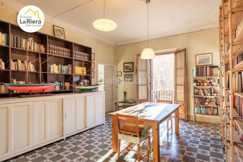 Foto 43985395-d9c6-4b32-bfdd-612f7a160b09. Edifici a Centre Arenys de Mar