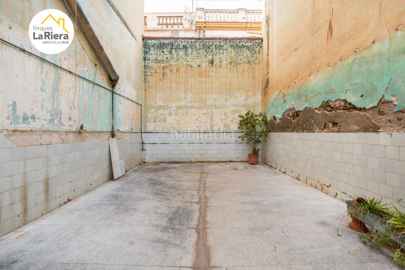 Foto 460b7524-b5f3-45ce-9937-add33e437ad4. Edifici a Centre Arenys de Mar