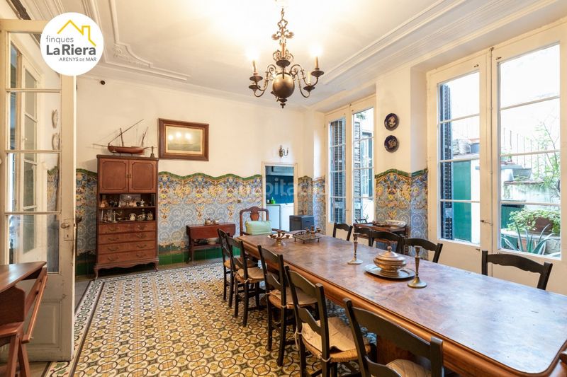 Foto 5c480415-3ef1-4b88-b665-1627a8755d02. Edifici a Centre Arenys de Mar