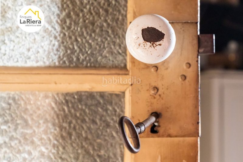 Foto 6106df25-32a0-40cf-808b-8d9238a54c50. Edifici a Centre Arenys de Mar