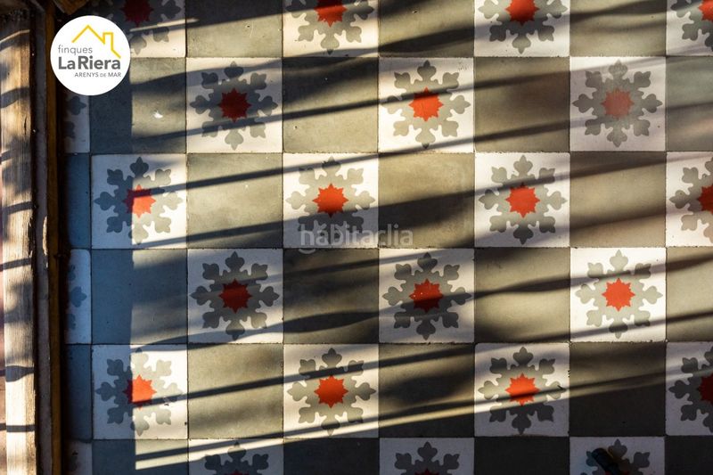 Foto 8cf63056-c587-4a4b-9f73-a2f6bb857728. Edifici a Centre Arenys de Mar