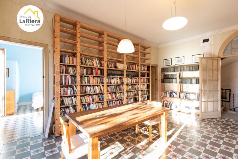 Foto 9b48ba03-979f-415b-966e-2704dab6d0e9. Edifici a Centre Arenys de Mar