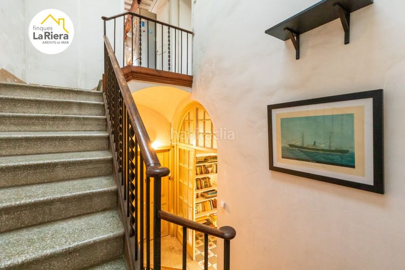 Foto bde6a054-4678-4c84-8bb9-f8fd49dfbc5f. Edifici a Centre Arenys de Mar