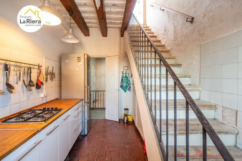 Foto cb762988-6e10-4bc7-9975-0151d81914d4. Edifici a Centre Arenys de Mar