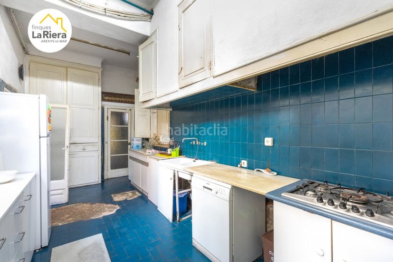 Foto db93ecc1-28e8-488f-b578-cd12213bc0e1. Edifici a Centre Arenys de Mar