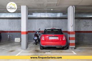 Aparcament cotxe a Zona alta. Plaza de parking  a la venta a la calle doedes.