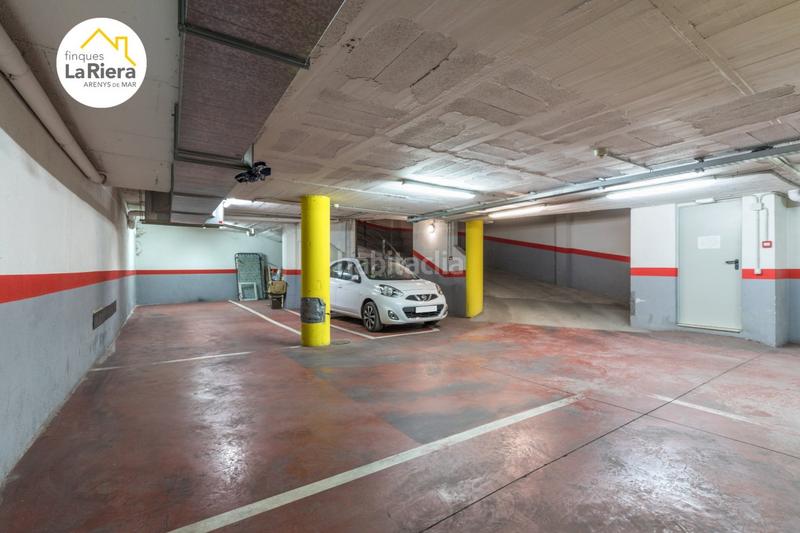 Foto 2d7b3429-8ce4-451c-9dec-fd33632835da. Aparcament cotxe a Centre Arenys de Mar