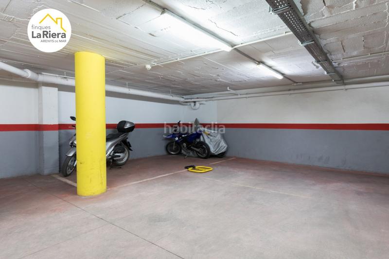 Foto e58d6ca2-8777-4885-bd68-4ec87e98eed8. Aparcament cotxe a Centre Arenys de Mar