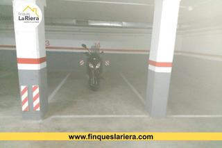 Aparcament cotxe a Centre. Plaza de parking en venta a rial de les canalies