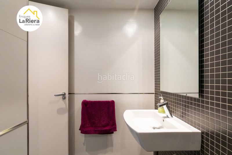 Foto 5b593bd8-5db7-4964-b07f-d90e56df28d8. Local comercial a Centre Arenys de Mar