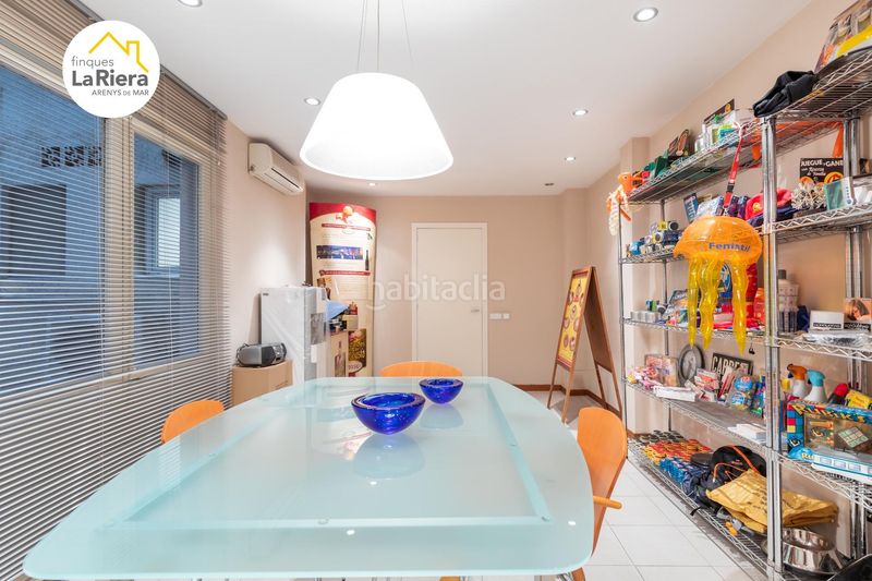 Foto ee160310-2afb-4be8-85cb-51f173b990e7. Local comercial a Centre Arenys de Mar