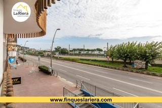 Pis a Centre. Piso de 4 habitaciones con terraza y vistas a mar
