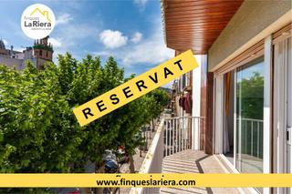 Pis a Centre. Piso en el corazn de la riera con 4 habitaciones !!!