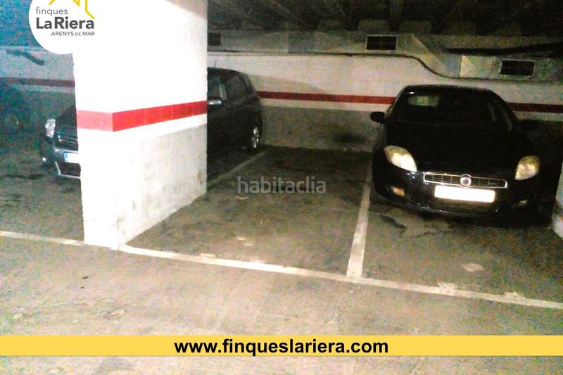 Foto b981be0b-504e-4aa1-b835-1d043e4f1cc5. Aparcament cotxe a Centre Arenys de Mar