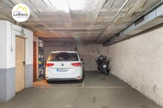 Aparcament cotxe a Centre. Dos plazas de parking en la calle sant gabriel 41