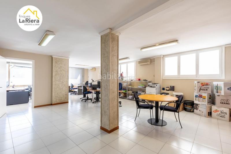 Foto 3e43e749-4d8a-4ab3-a71f-016909a5e579. Location bureau avec chauffage dans Centre Arenys de Mar