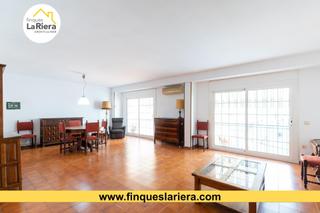 Piso en Centre. Piso muy centrico de grandes dimensiones