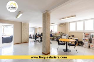 Oficina a Centre. Local bien situado y con vistas al mar