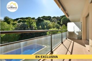 Etagenwohnung in Urbanitzacions. Amplio piso con ascensor, piscina comunitaria y un trastero