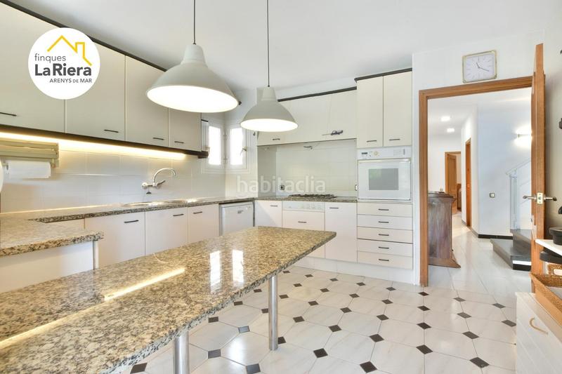 Foto e86d1ec5-59d1-40bb-bbfa-db041656dd3c. Chalet con riscaldamento parcheggio piscina in Arenys de Munt