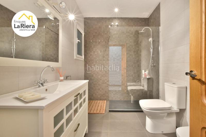 Foto f082ee8c-e5fc-42f1-b2ef-90f4fa35c1ce. Chalet con riscaldamento parcheggio piscina in Arenys de Munt