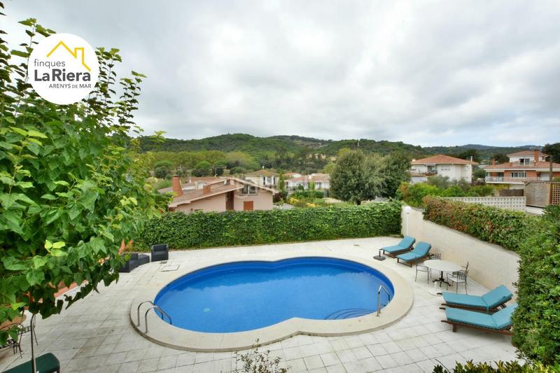 Foto f1f25451-ab90-40c7-8002-19711ace5bf4. Chalet con riscaldamento parcheggio piscina in Arenys de Munt