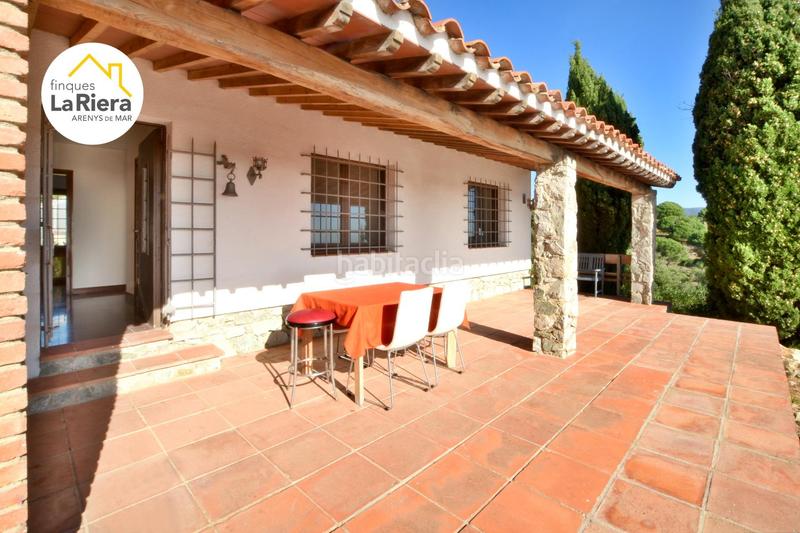 Foto b8cec1c6-4d01-4a03-884a-6dae61126df7. Chalet con riscaldamento parcheggio piscina in Arenys de Munt