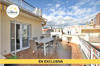 Pis a Centre. Atico esquinero con una espectacular y amplia terraza.