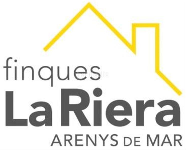 Foto 107fa09c-9fac-4566-804e-6ebf095d23fa. Alquiler local comercial precioso despacho profesional con patio exterior. en Arenys de Mar