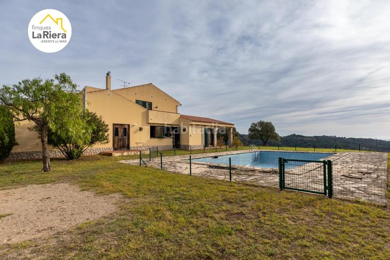 Foto 43485b50-add9-4000-bdc7-9735a50ca657. Chalet con parcheggio piscina in Arenys de Munt