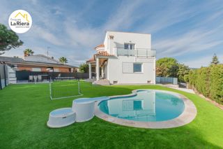 Xalet a Urbanitzacions. Espectacular casa a cuatro vientos con jardín y piscina
