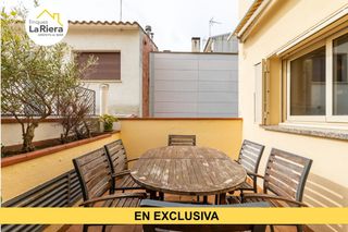 Casa en Arenys de Munt. Casa de pueblo muy c�ntrica a punto para entrar a vivir !!