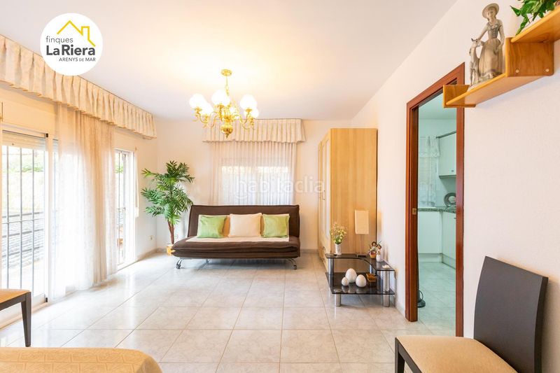 Foto 615d2c7e-71c6-4cb9-96a5-fb032278cb22. Edifici a Arenys de Munt