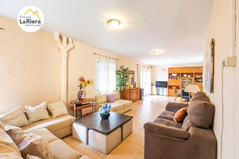 Foto 9bfc2cd8-b36e-4a04-bc23-2fbd043eba47. Edifici a Arenys de Munt