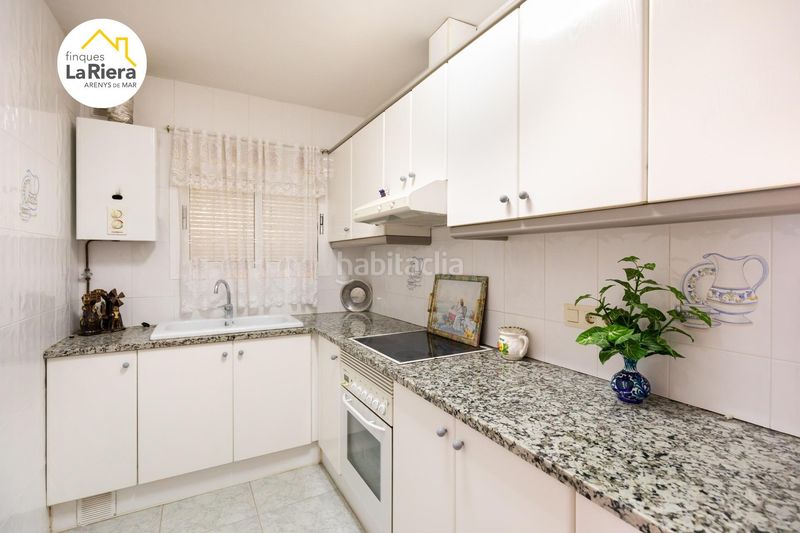 Foto b1918a7d-40a4-4412-9e3a-069503e01e88. Edifici a Arenys de Munt