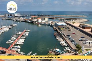 Pis a Centre. Piso de tres habitaciones con parking y trastero.