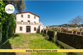Xalet a Arenys de Munt. Fantastica casa modernista con licencia turistica en arenys de m