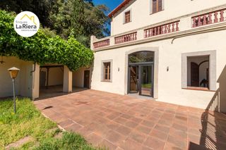 Chalet in Arenys de Munt. Fantastica casa modernista con licencia turistica en arenys de m