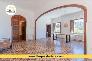 Xalet a Arenys de Munt. Fantastica casa modernista con licencia turistica en arenys de m