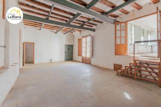 Casa a Centre. Antigua fábrica textil para cambio de uso a residencial.