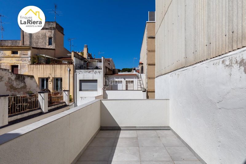 Foto 93a6d1a9-da6f-4fe5-a2e0-58c7ab6d24c7. Edifici a riera bisbe pol 79 a Centre Arenys de Mar