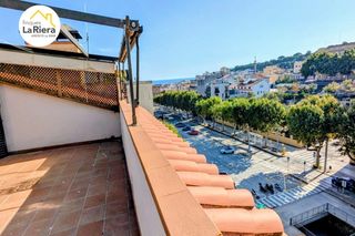 Attique à Centre. Ático dúplex céntrico y esquinero en arenys de mar