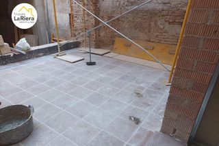 Planta baixa a Carrer avall 31. Planta baja reformada en arenys de mar